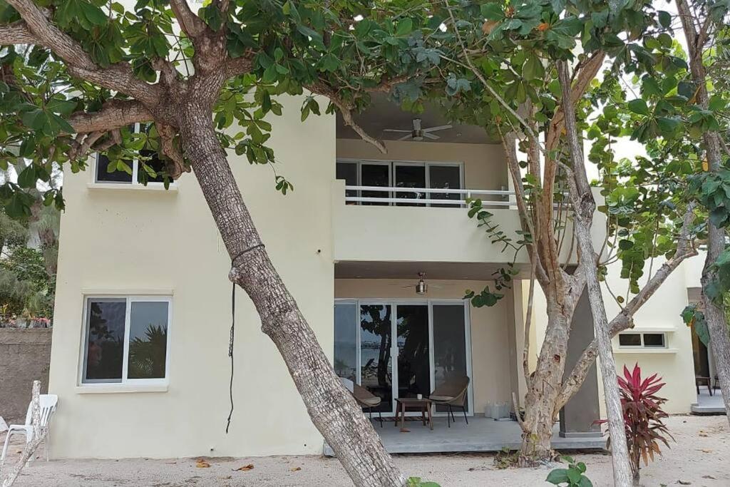 Apartment Beachfront Next To Nomads D1