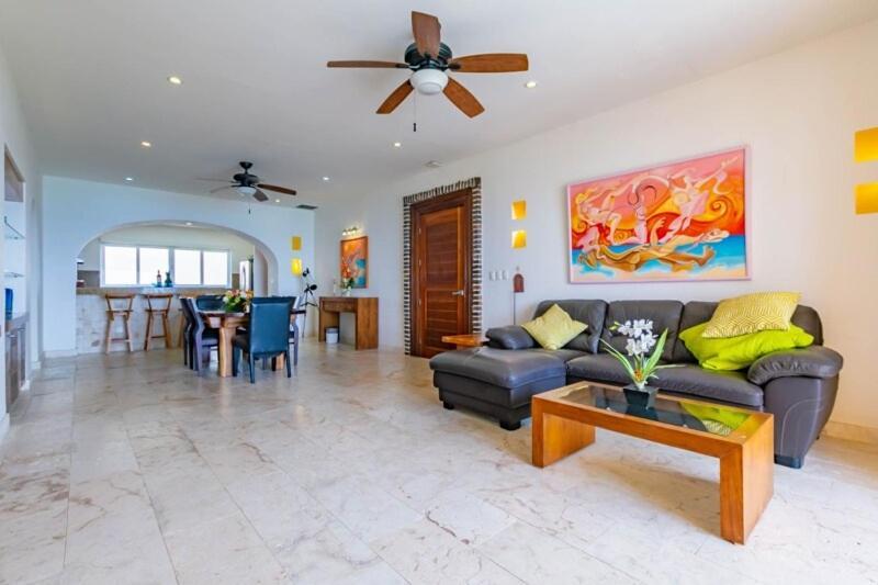 Sea-front Villa, Isla Mujeres! Stunning Sea Views! Isla Mujeres