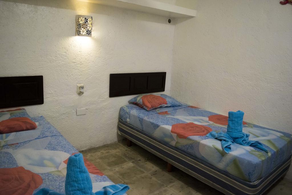 Azucar Albergue Ilha das Mulheres