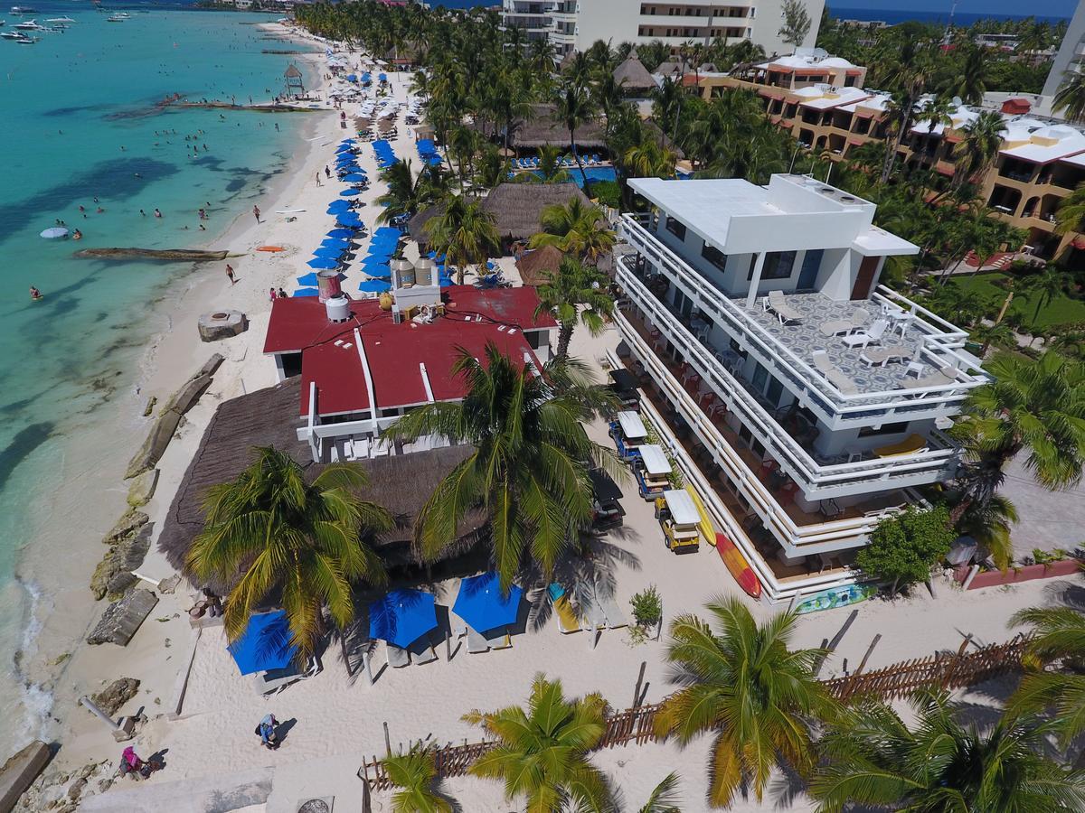 Chichis And Charlies Beachfront Isla Mujeres