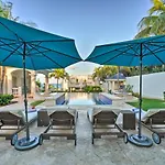 Oceanfront Isla Mujeres Estate With Infinity Pool!