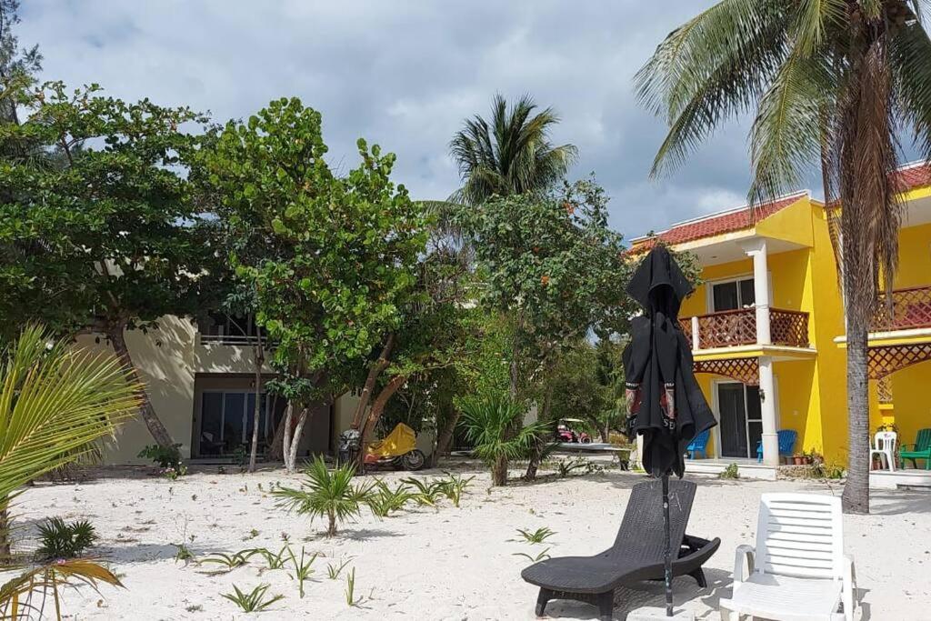 Marysol Beachfront Next To Nomads D2 Apartment *
