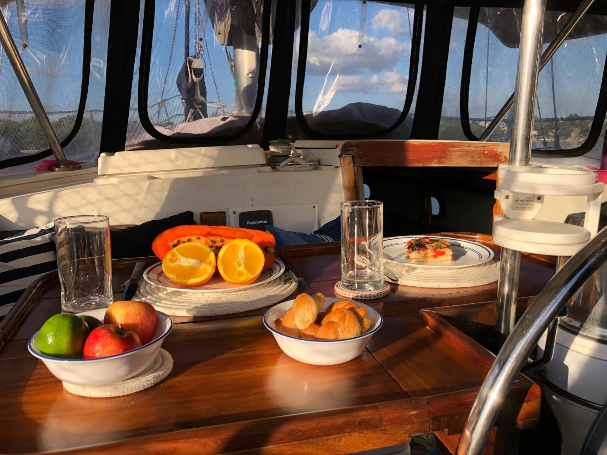 Botel Walk Barefoot To Beach! Two Bathrooms! Entire Private Sailboat *