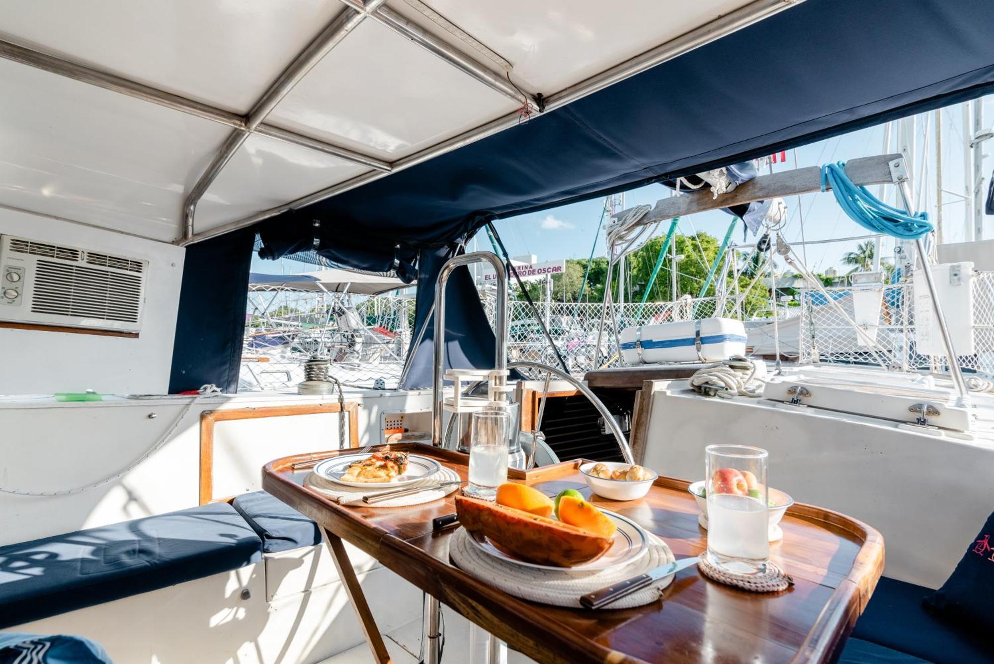 Botel Walk Barefoot To Beach! Two Bathrooms! Entire Private Sailboat Isla Mujeres