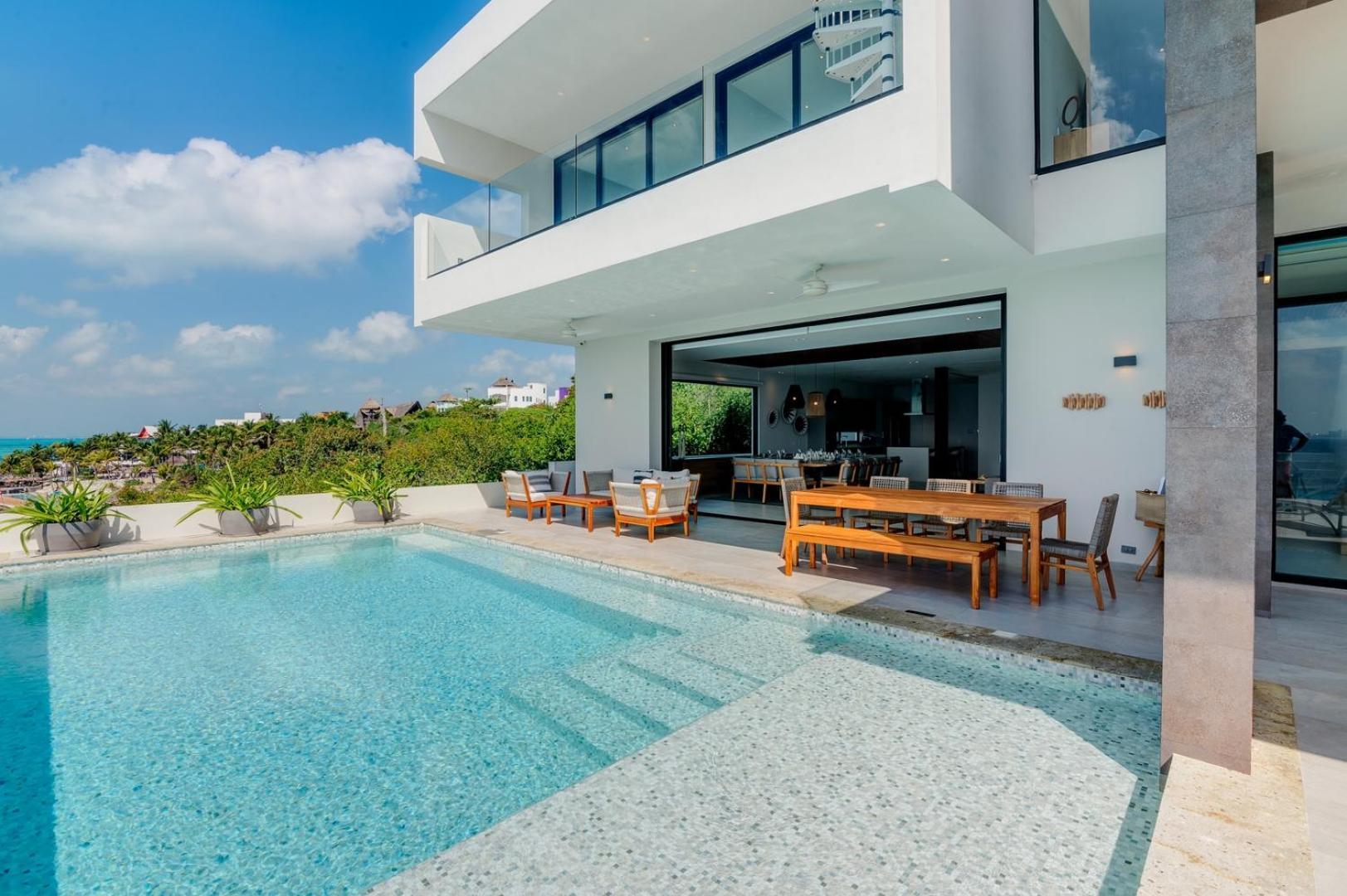 Luxury Oceanfront In Holiday home Isla Mujeres