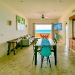 Joe‘s Condo at Isla 33