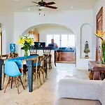 Joe‘s Condo at Isla 33