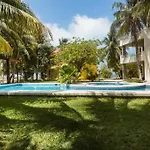 Marysol D8 Beachfront Next To Nomads
