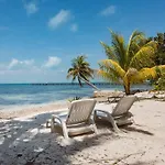Marysol D8 Beachfront Next To Nomads