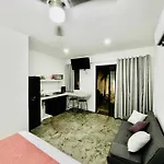 Lavish Studio Wpatio #1 Isla Mujeres Downtown