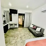 Lavish Studio Wpatio #1 Isla Mujeres Downtown