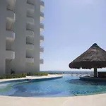 Puerta Al Mar