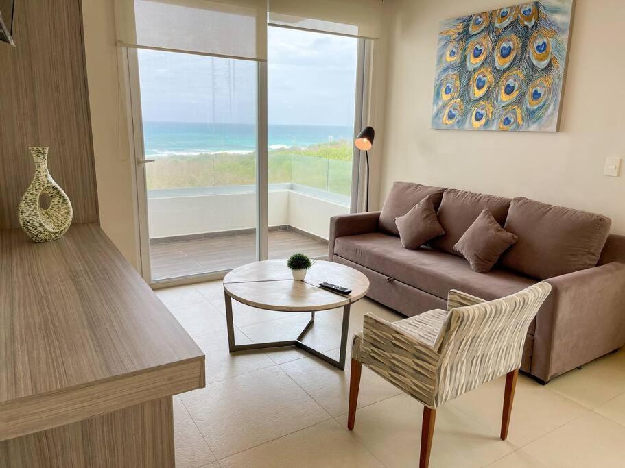 Modern Holiday On The Island - M2 *