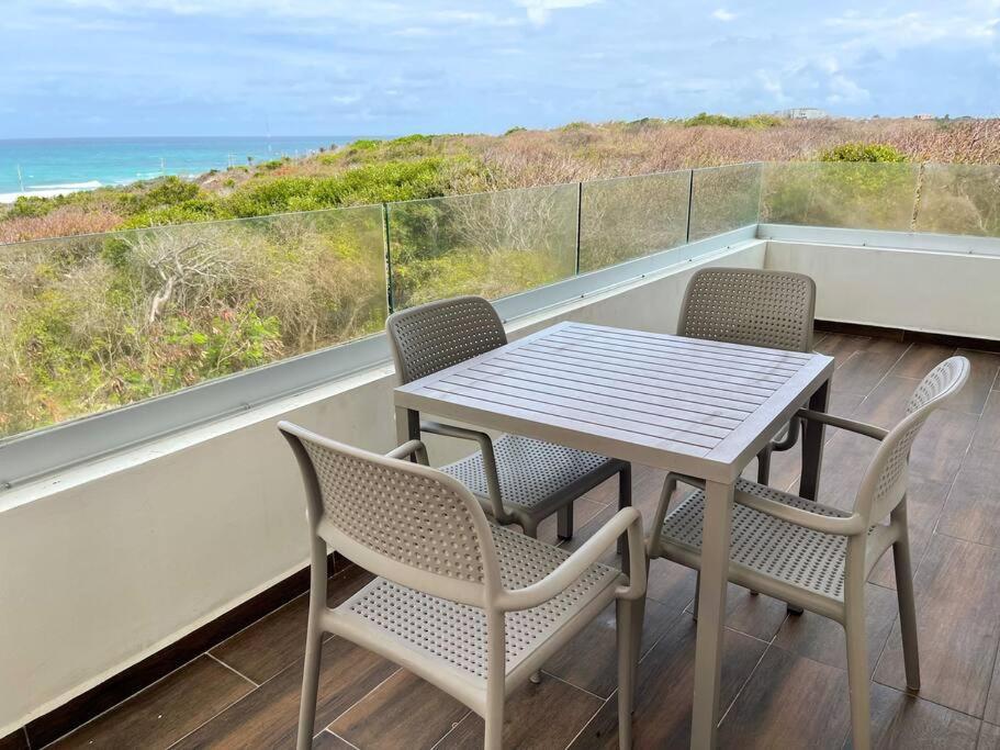 Modern Holiday On The Island - M2 * Isla Mujeres