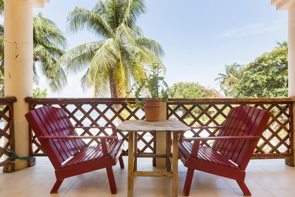 Marysol D8 Beachfront Next To Nomads * Isla Mujeres