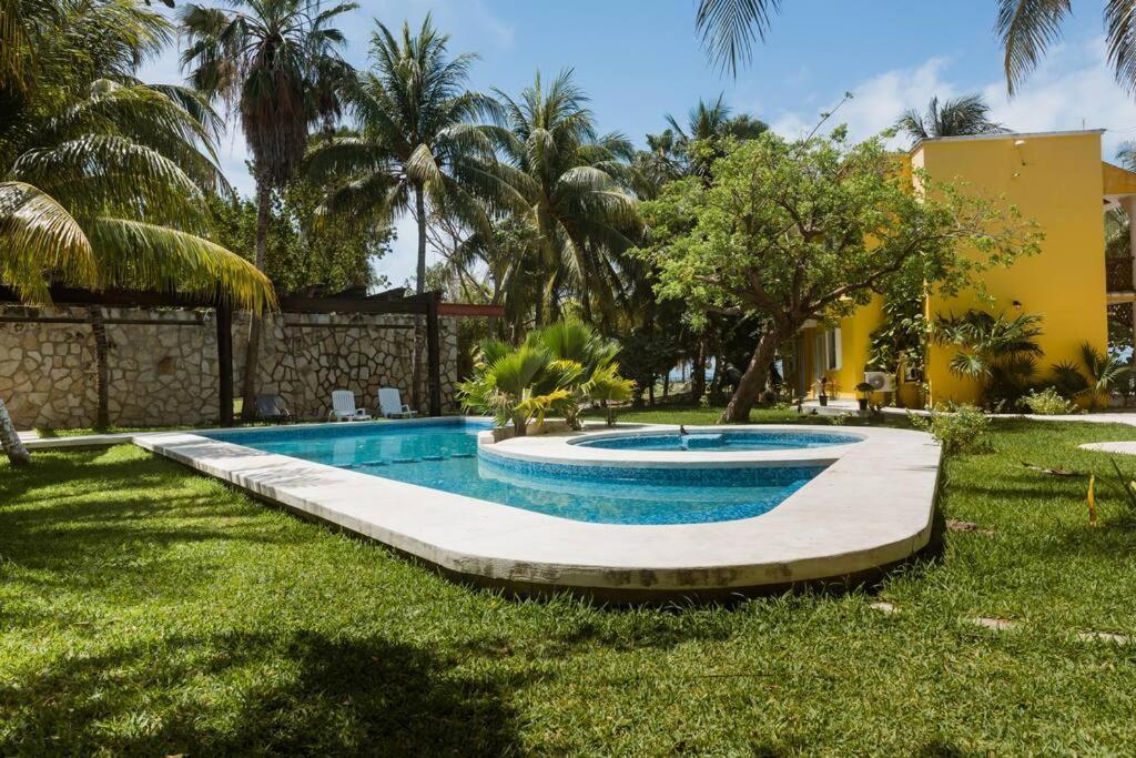 Apartment Marysol D8 Beachfront Next To Nomads Isla Mujeres