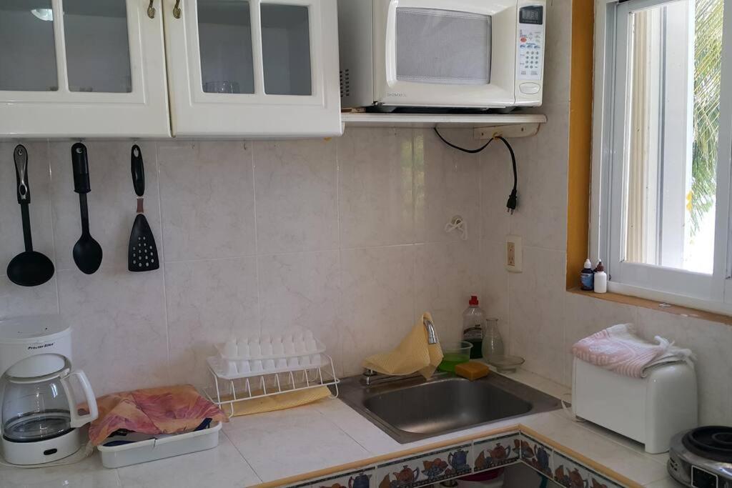 Apartment Marysol D8 Beachfront Next To Nomads Isla Mujeres