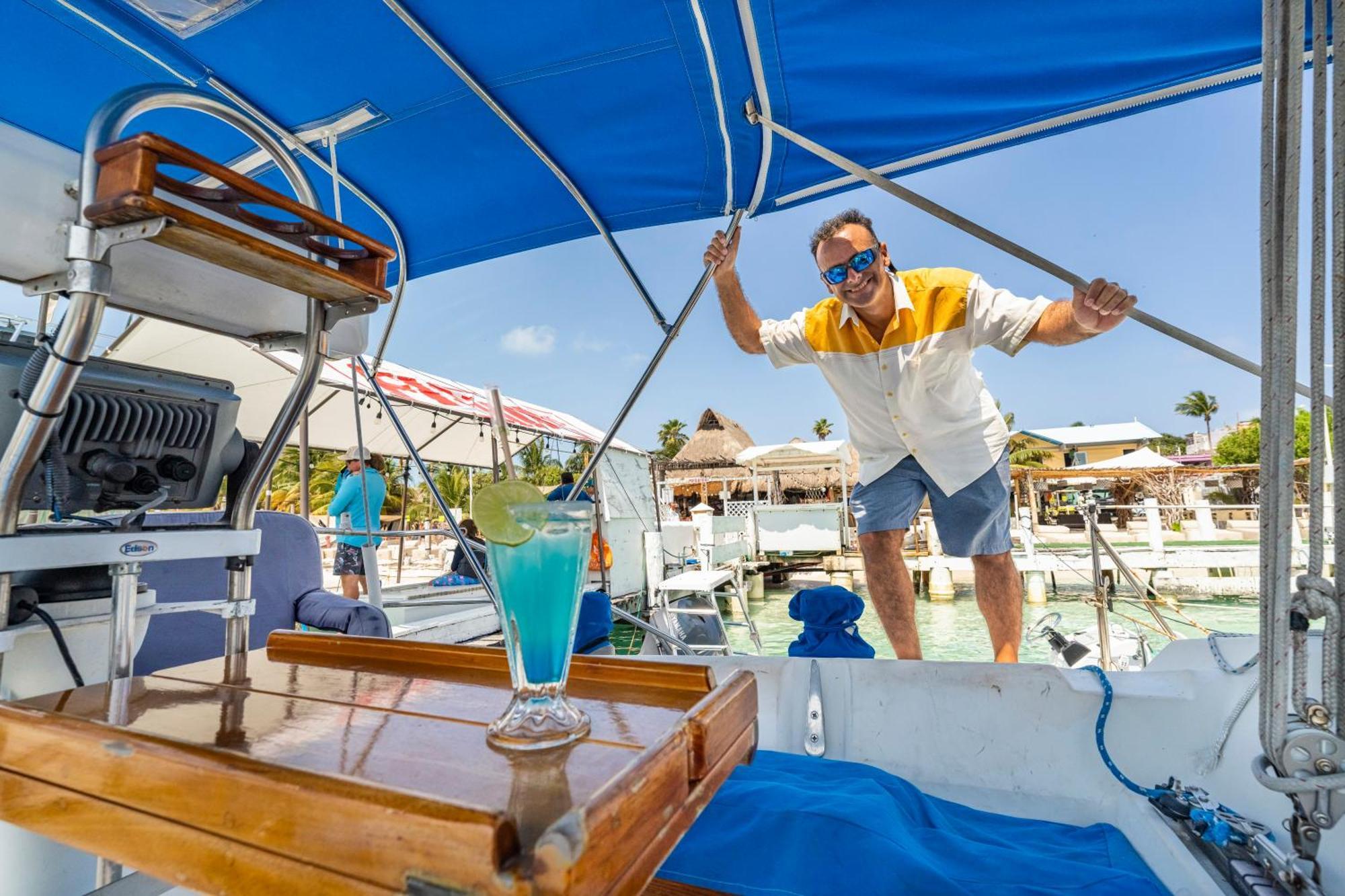 Walk Barefoot To Beach! Private Sailboat At North End, Queen Bed, En-suite Bath, Ac