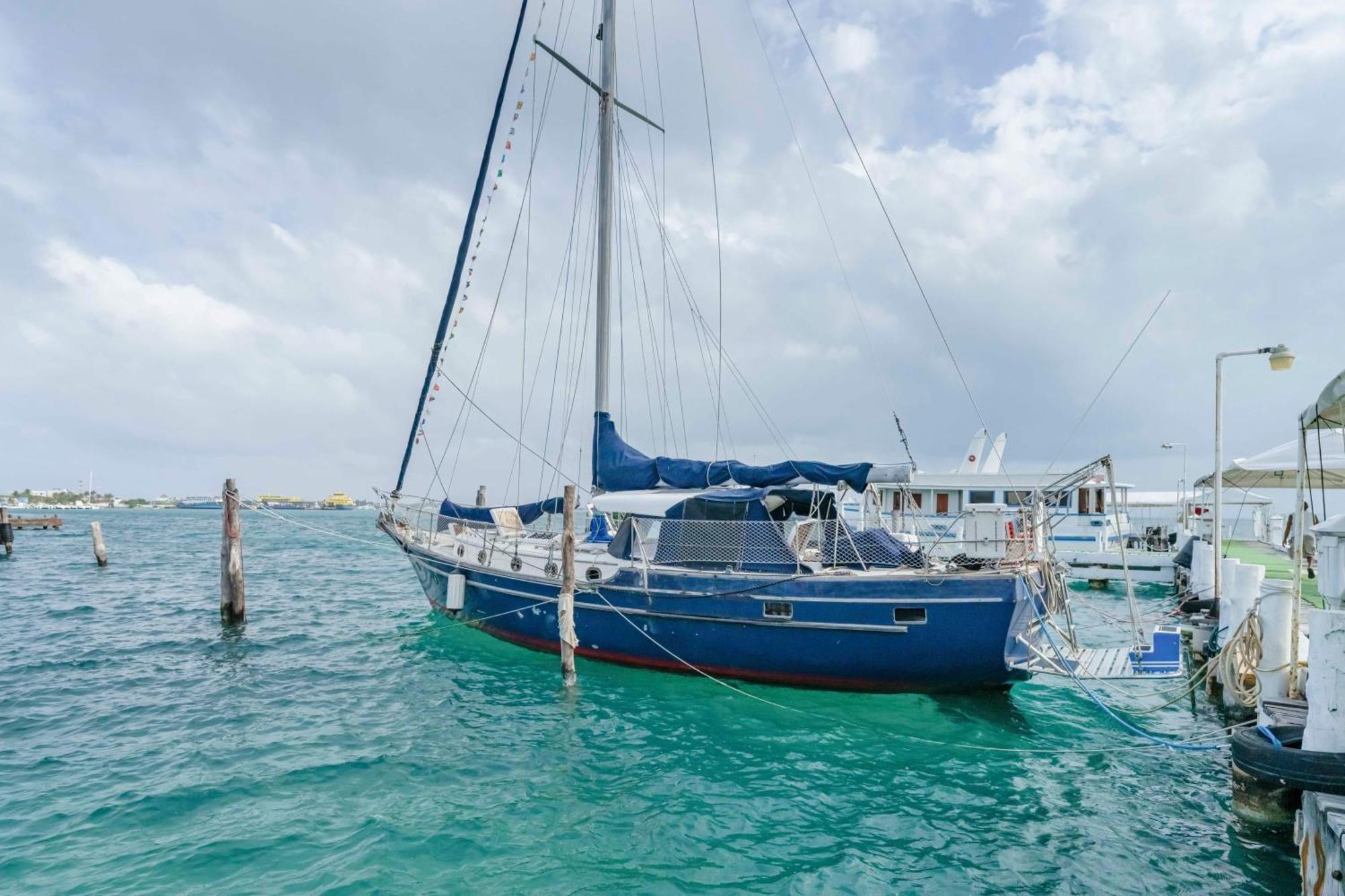 Botel An Island Of Your Own - Your Private Sailboat, The Elegance Isla Mujeres
