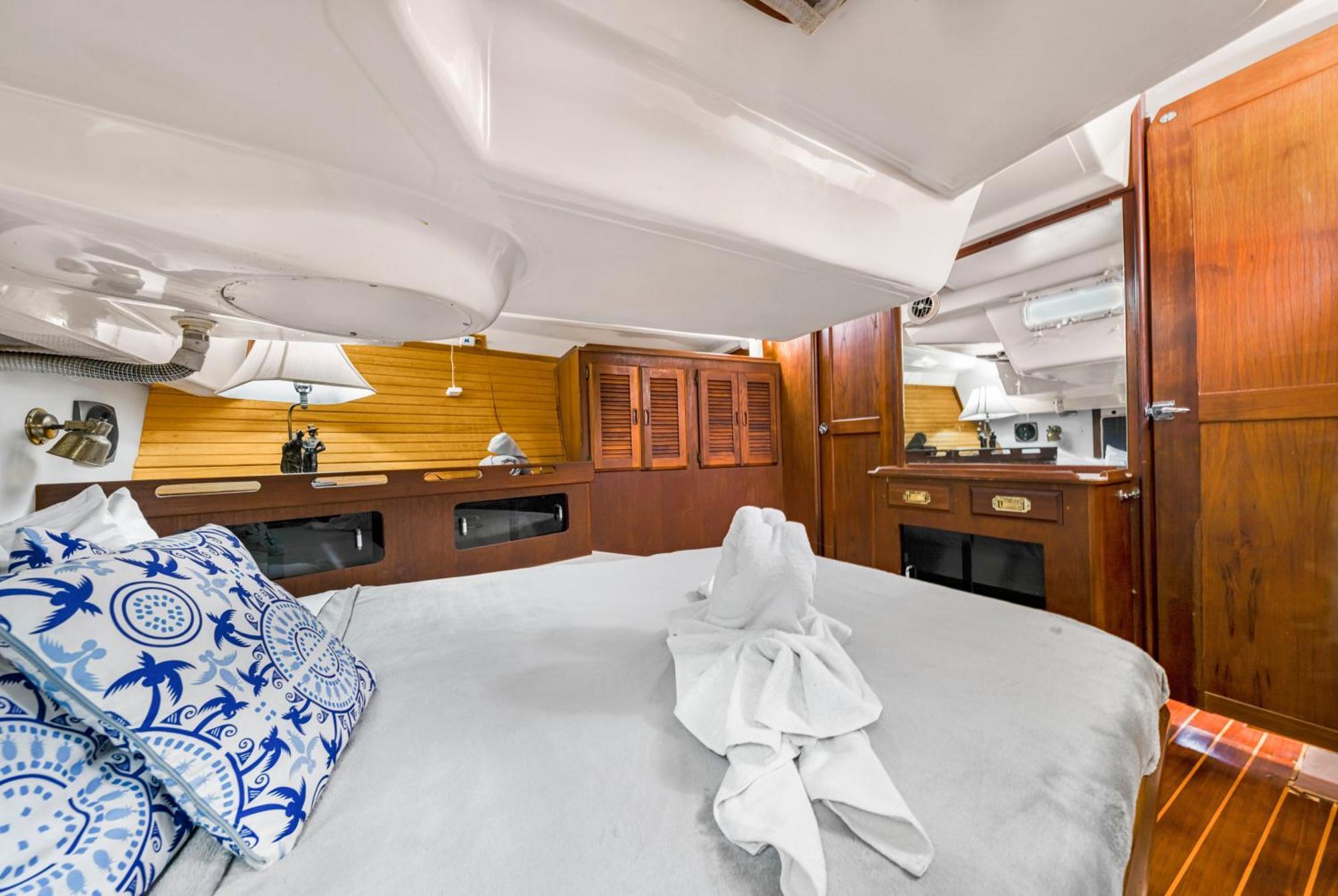 Botel An Island Of Your Own - Your Private Sailboat, The Elegance Isla Mujeres