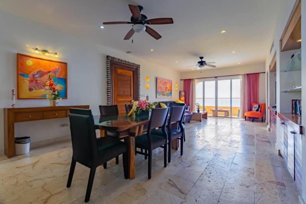 Sea-front Villa, Isla Mujeres! Stunning Sea Views!