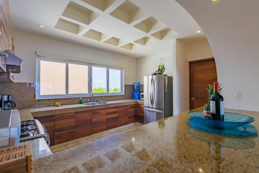 Sea-front Villa, Isla Mujeres! Stunning Sea Views! Apartment