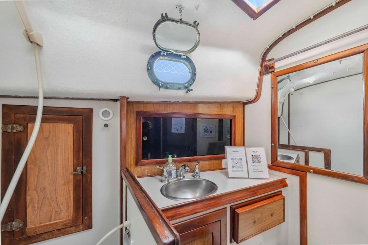 An Island Of Your Own - Your Private Sailboat, The Gemini