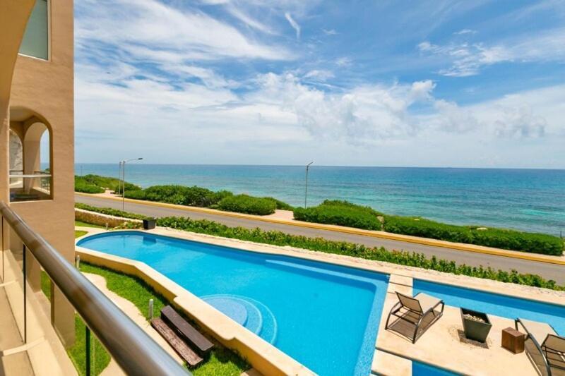 Sea-front Villa, Isla Mujeres! Stunning Sea Views!