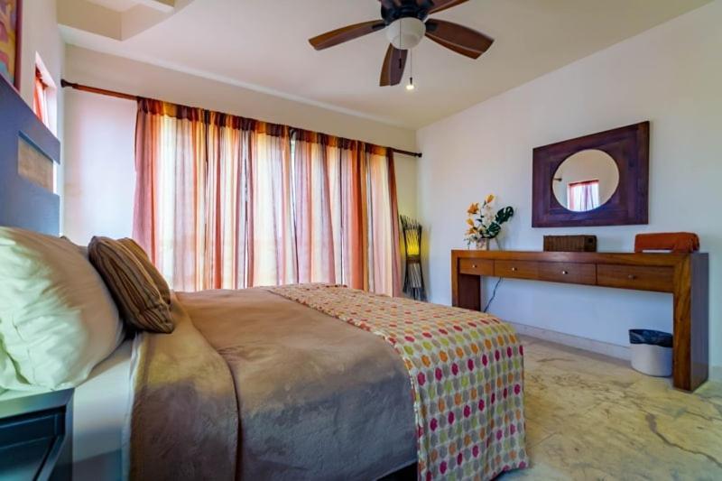 Sea-front Villa, Isla Mujeres! Stunning Sea Views!