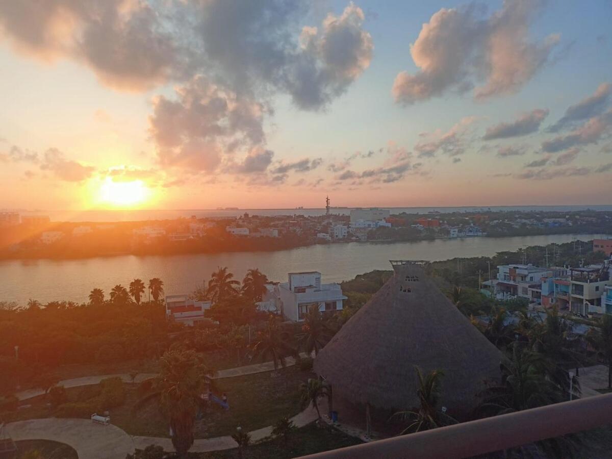 Sea-front Villa, Isla Mujeres! Stunning Sea Views! Apartment Isla Mujeres