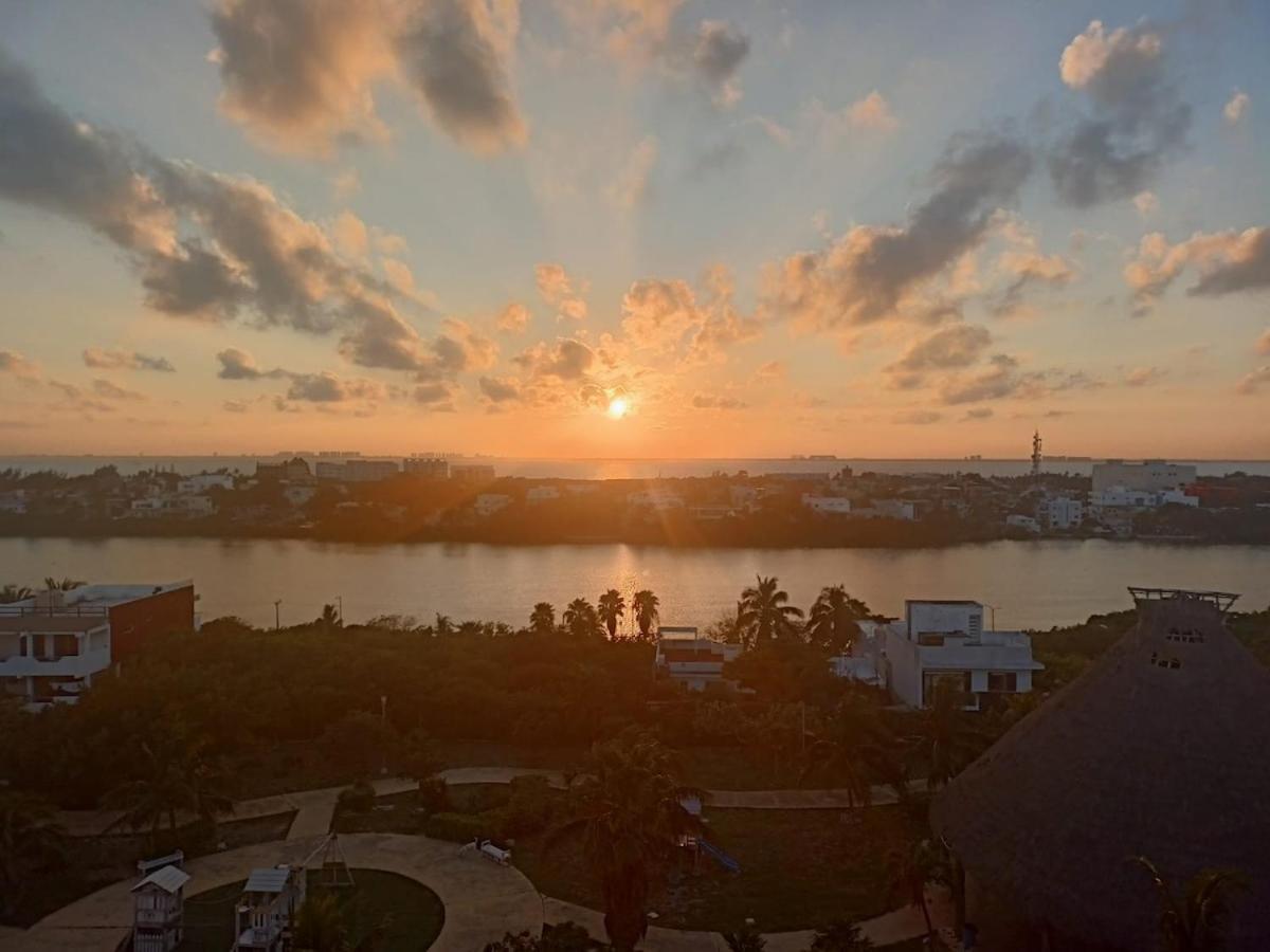 Sea-front Villa, Isla Mujeres! Stunning Sea Views! * Isla Mujeres