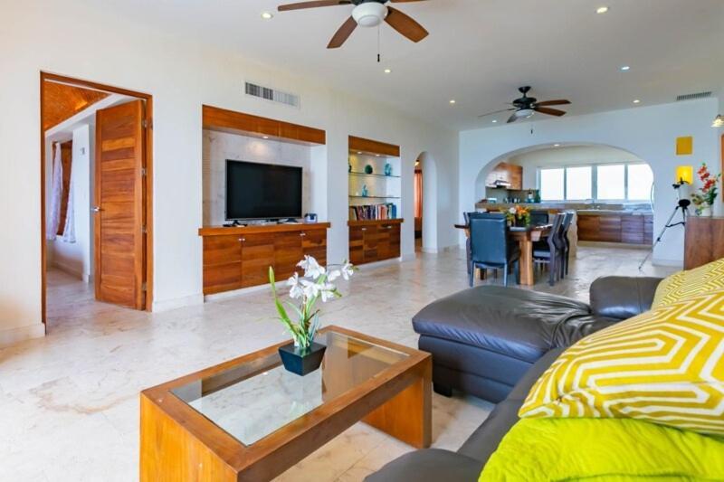 Sea-front Villa, Isla Mujeres! Stunning Sea Views! *
