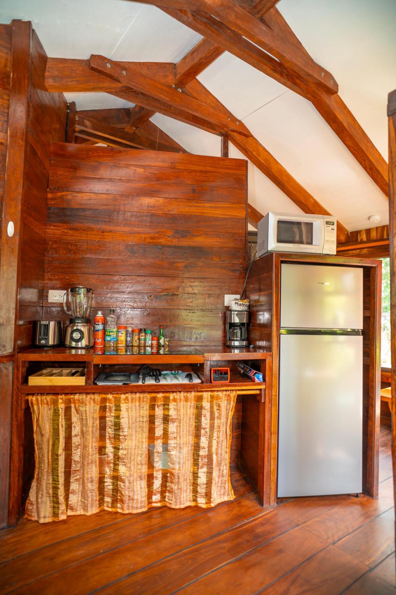 Tzalam, A Wooden In Lush Garden Holiday home *