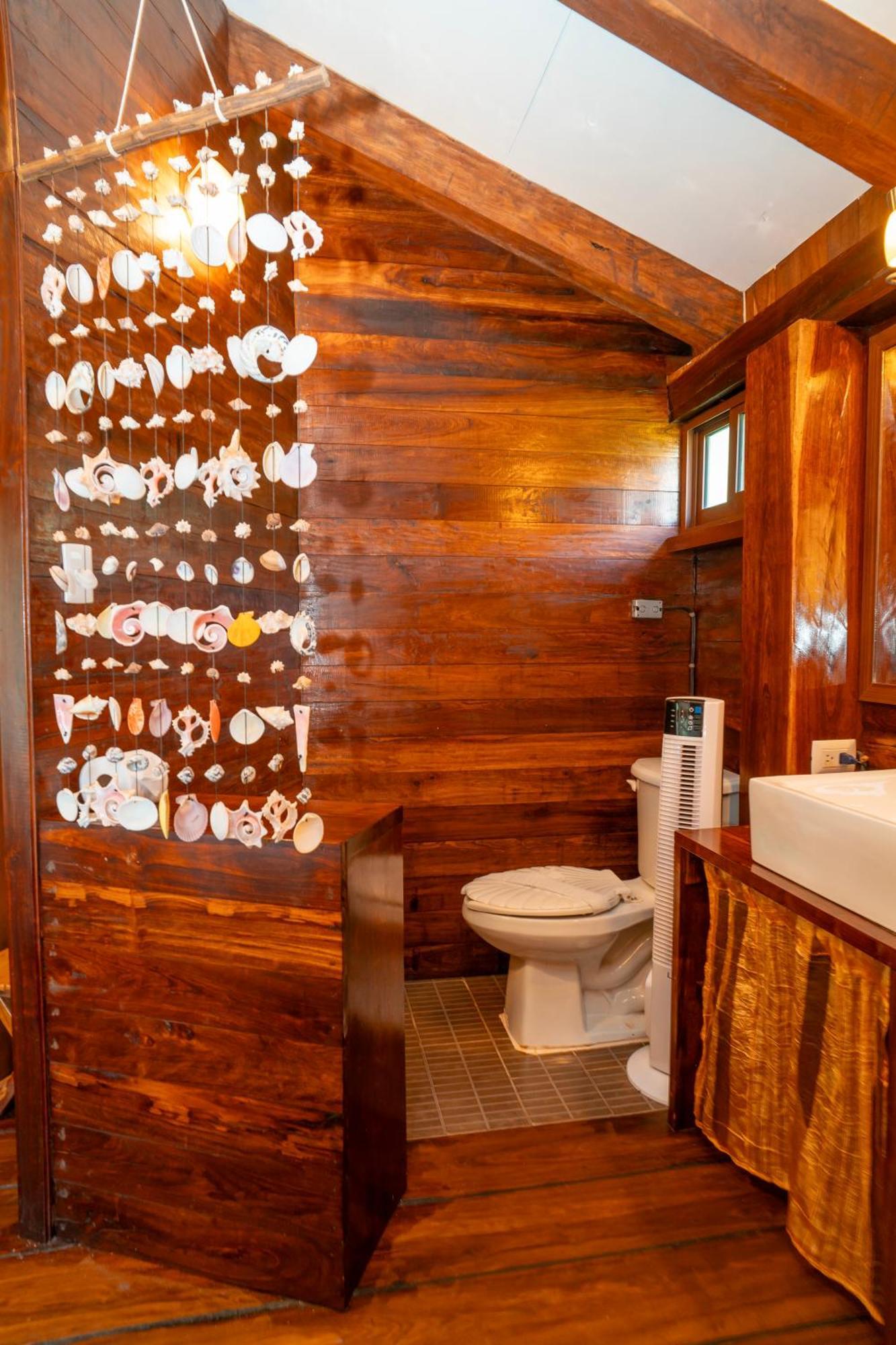 Holiday home Tzalam, A Wooden In Lush Garden *