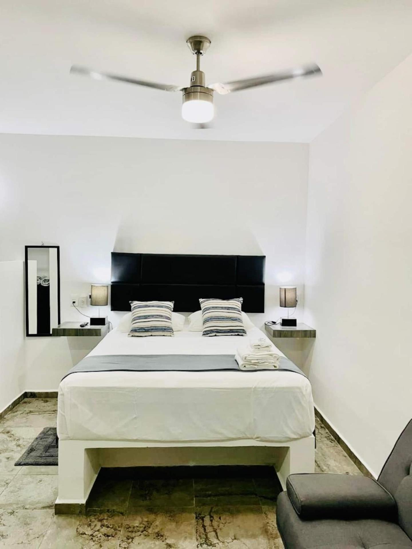 Lavish Wpatio #2 Downtown * Isla Mujeres