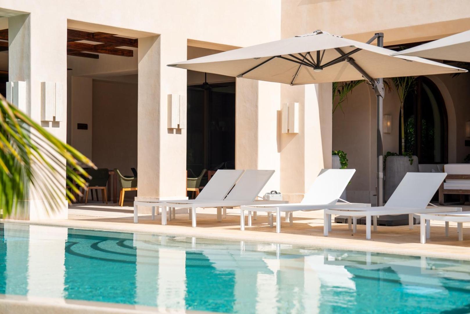 Private Rooftop Honeymoon W/ Private Jacuzzi