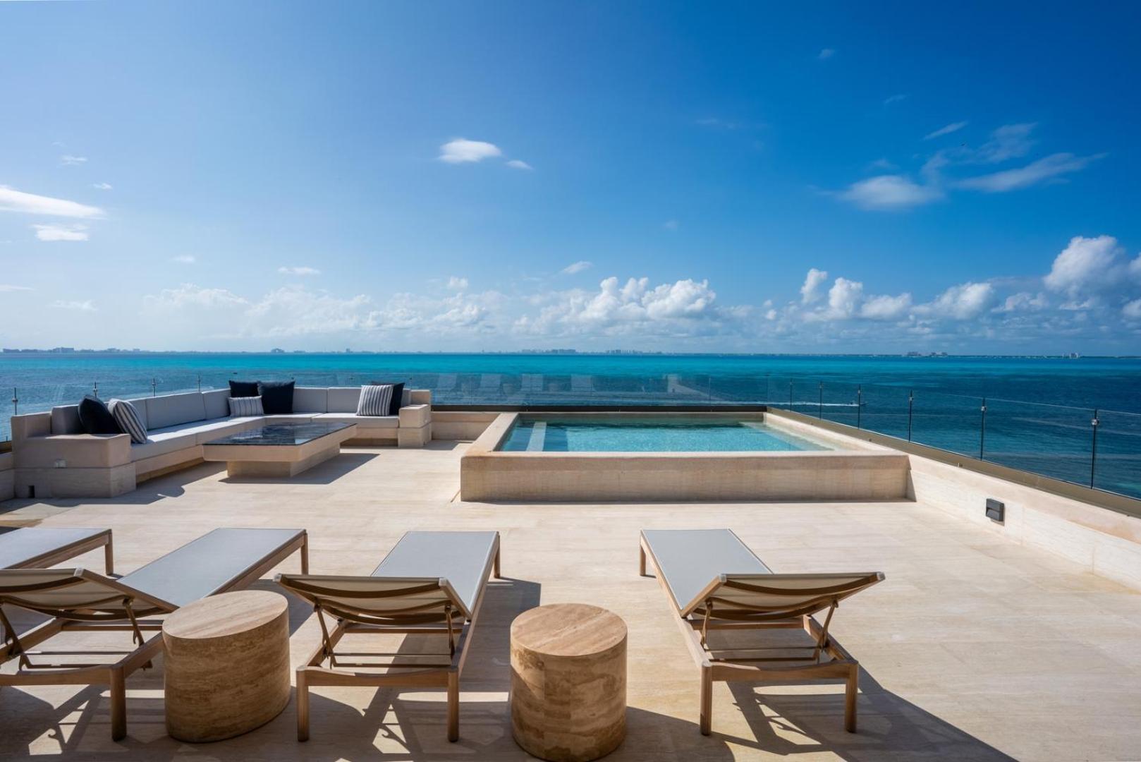 Apartment Private Rooftop Honeymoon W/ Private Jacuzzi