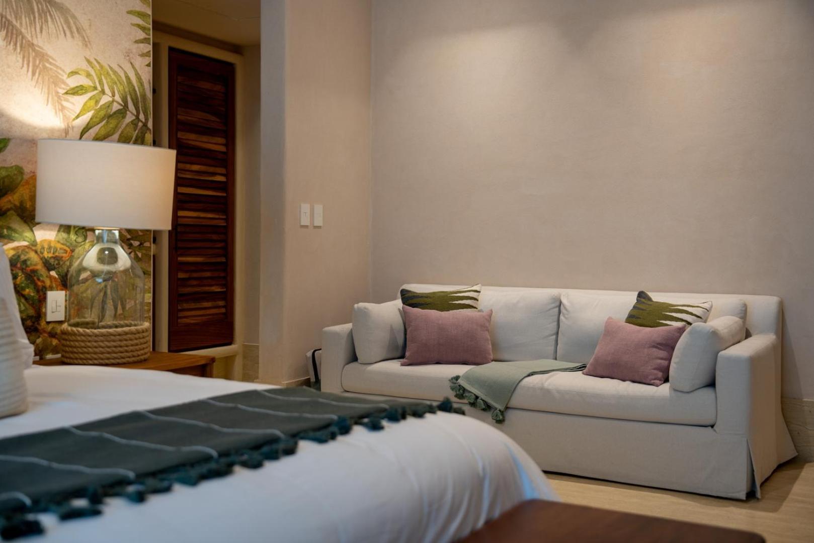 Apartment 4br Luxury Beachfront W/ Heated Pool Isla Mujeres