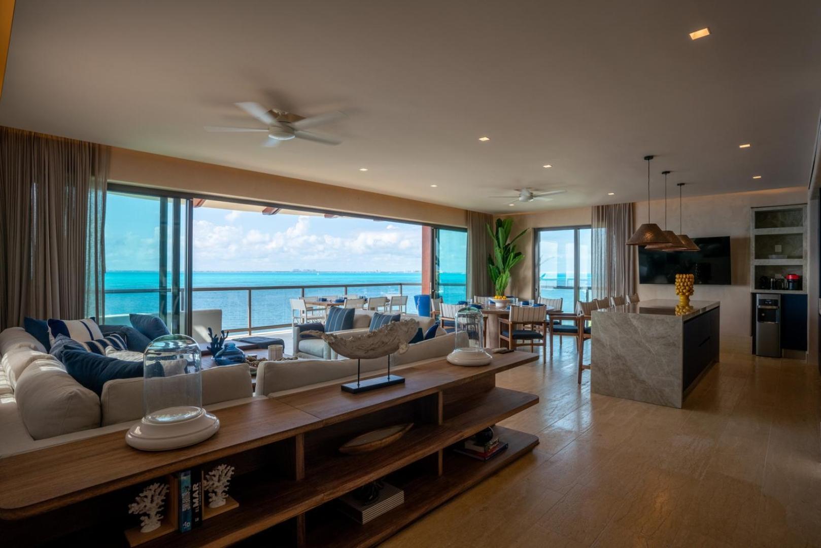 Apartment 4br Luxury Beachfront W/ Heated Pool