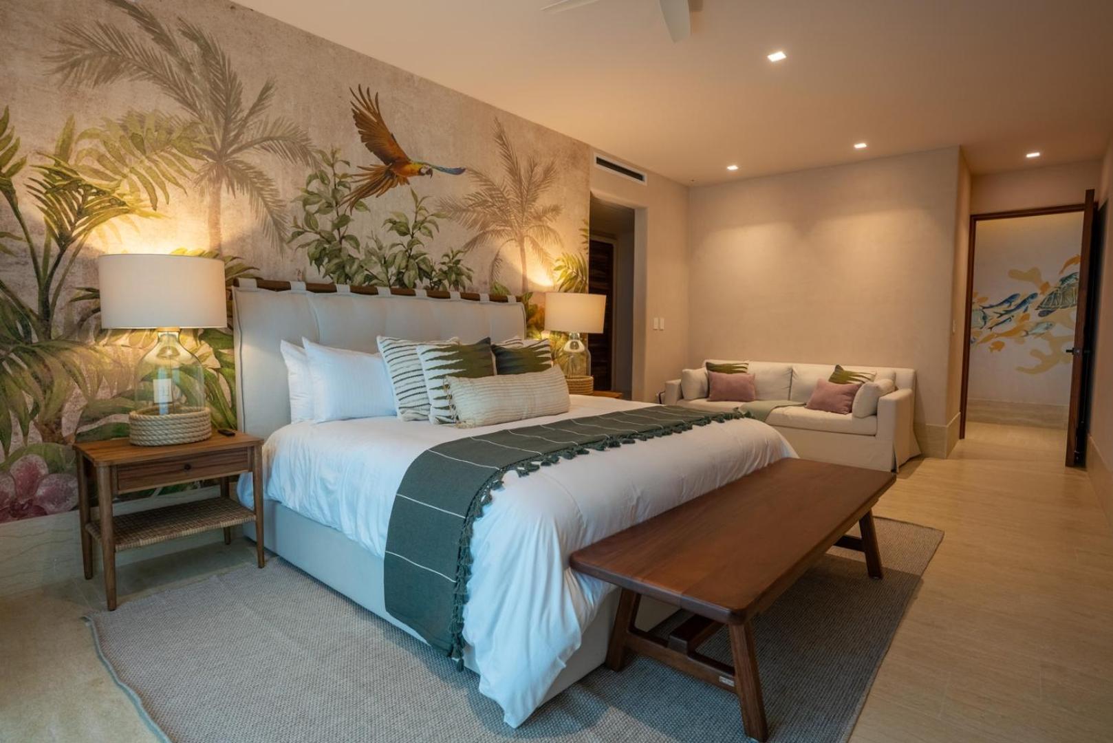 4br Luxury Beachfront W/ Heated Pool Isla Mujeres