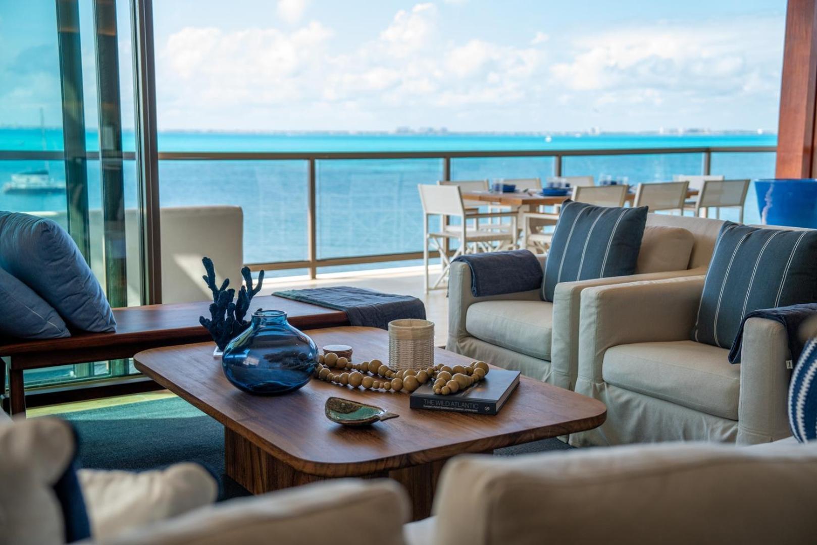 Apartment 4br Luxury Beachfront W/ Heated Pool