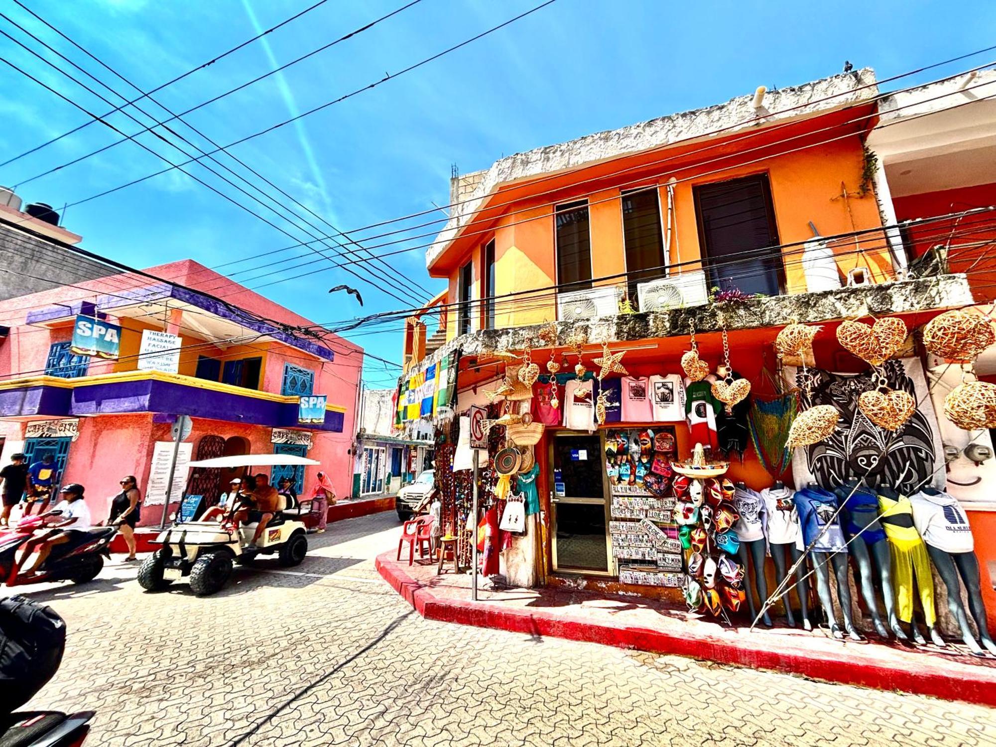 Apartment Natalia In Main Street Isla Mujeres