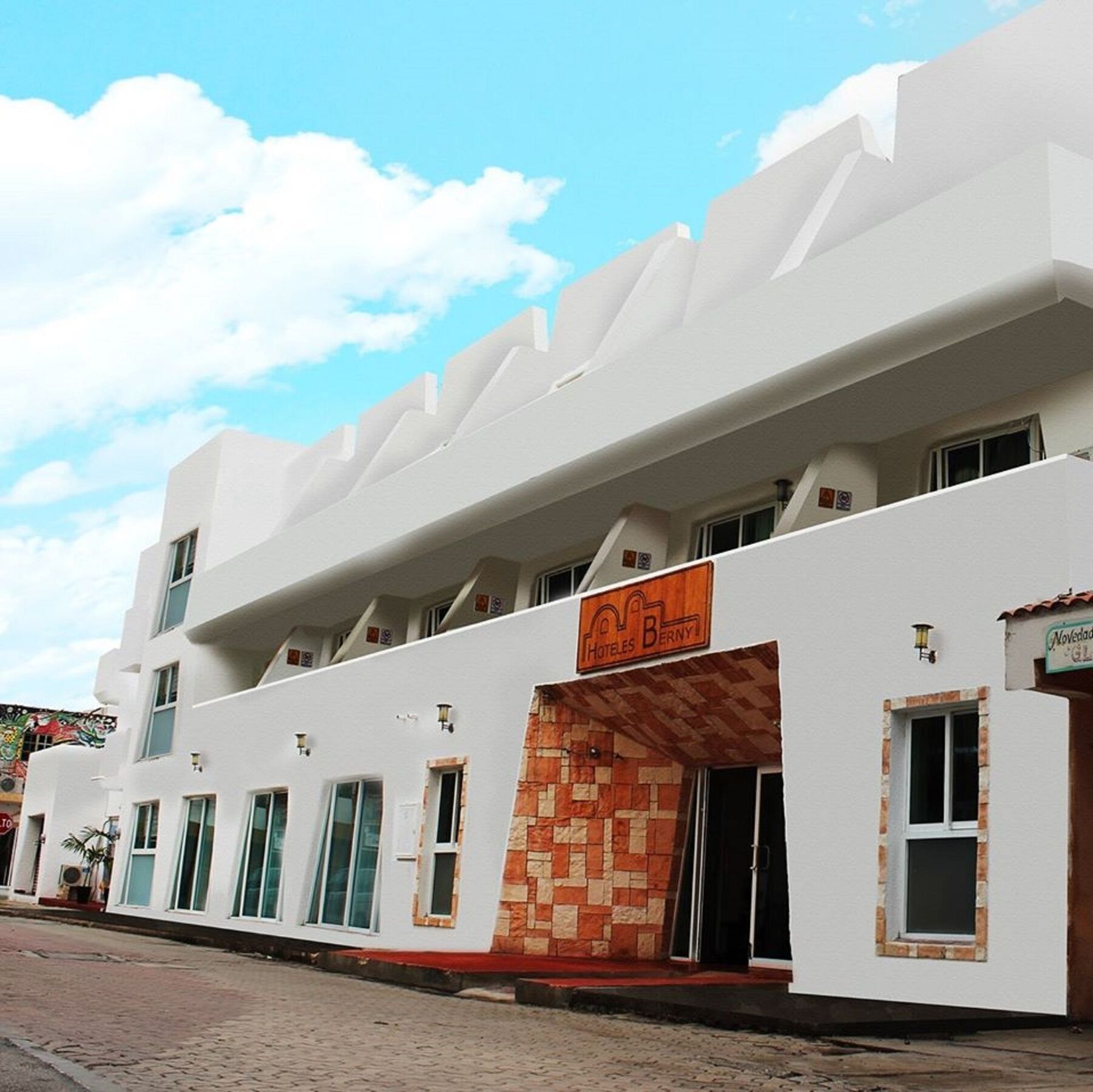 Hotel Berny Ilha das Mulheres
