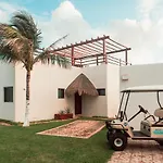 Villa With Ocean View, Pool, Restaurant And Rooftop