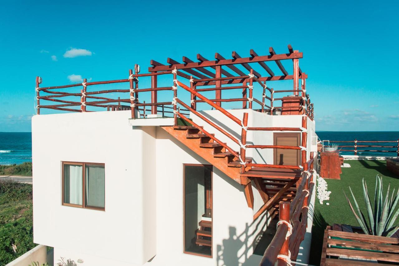 With Ocean View, Pool, Restaurant And Rooftop