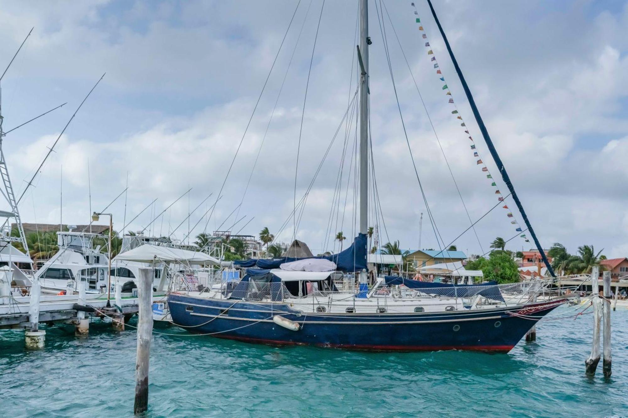 Botel An Island Of Your Own On The Island - The Gemini Isla Mujeres