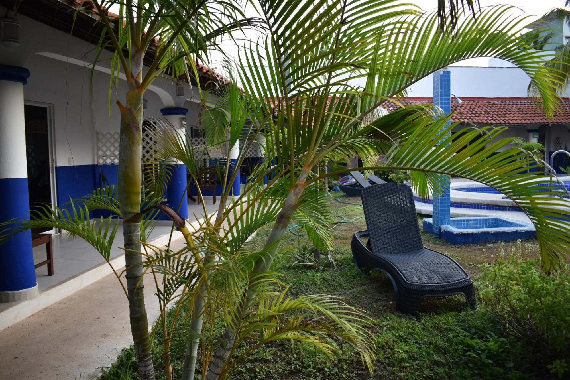 Plaza Almendros Hotel