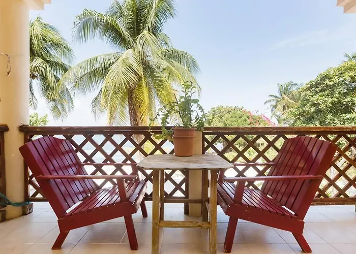 Marysol D8 Beachfront Next To Nomads